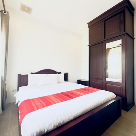 A P S Moutain View Hotel 万荣 外观 照片