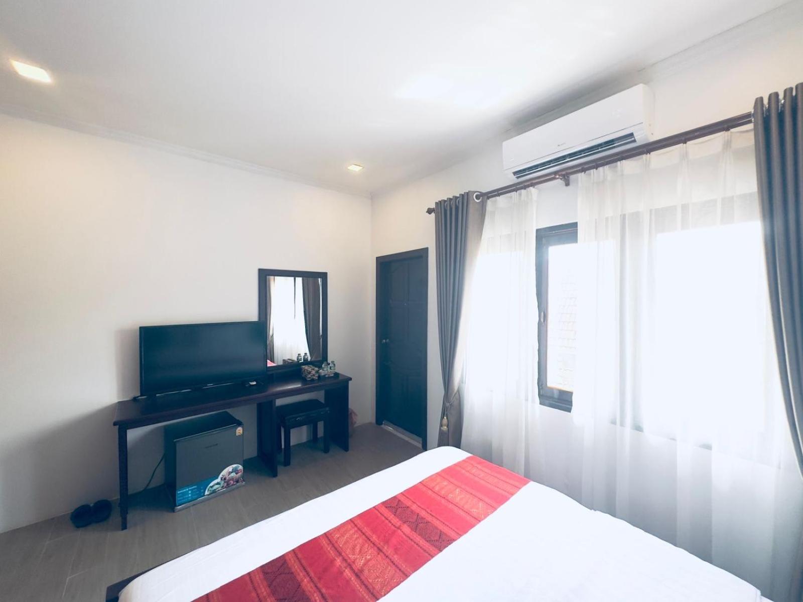 A P S Moutain View Hotel 万荣 外观 照片