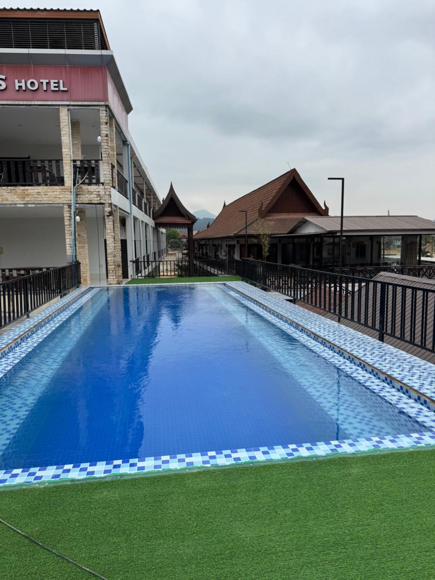 A P S Moutain View Hotel 万荣 外观 照片