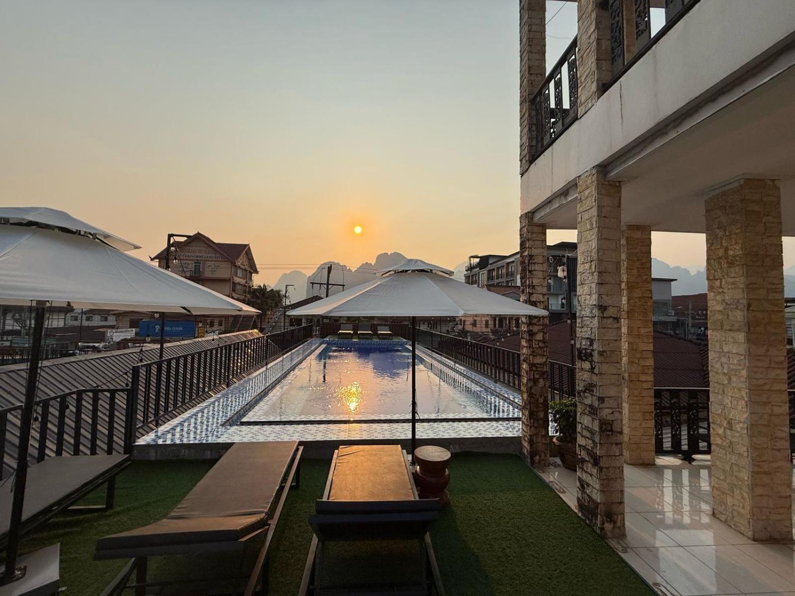 A P S Moutain View Hotel 万荣 外观 照片
