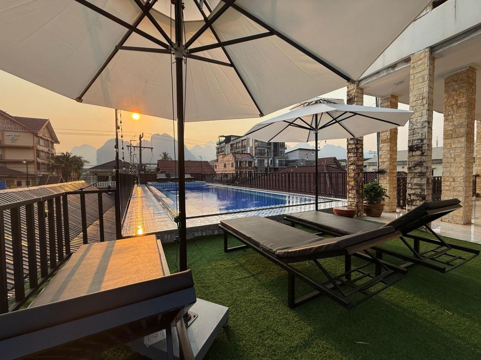 A P S Moutain View Hotel 万荣 外观 照片