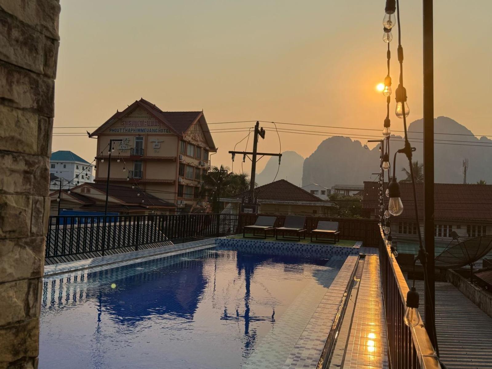 A P S Moutain View Hotel 万荣 外观 照片